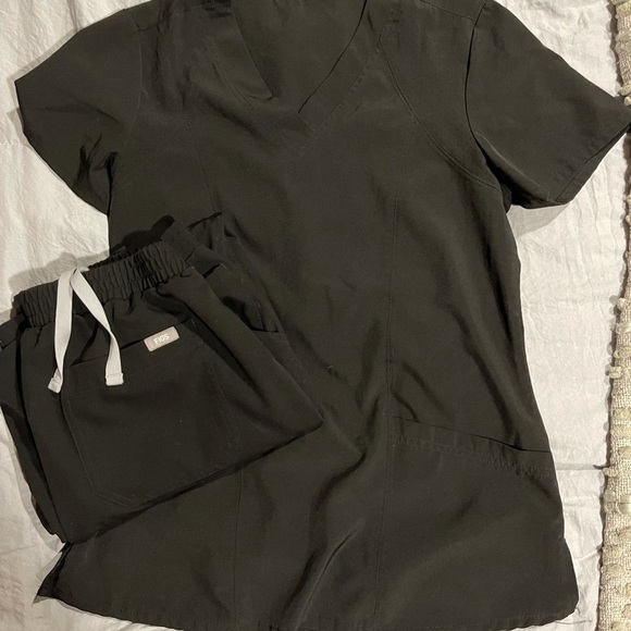 Figs scrubs
